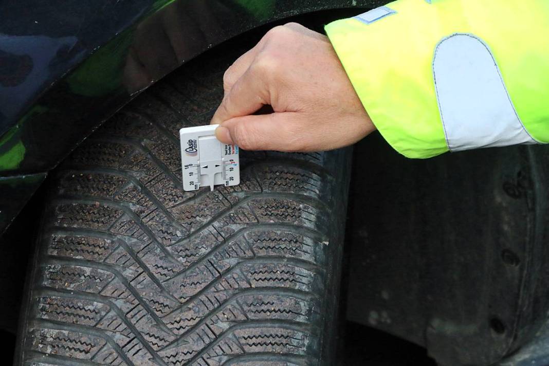 O kentte sıkı denetim: Didik didik kontrol ediliyor! Polisin verdiği broşür dikkati çekti 8